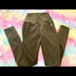 Army heather green scrunch booty leggings